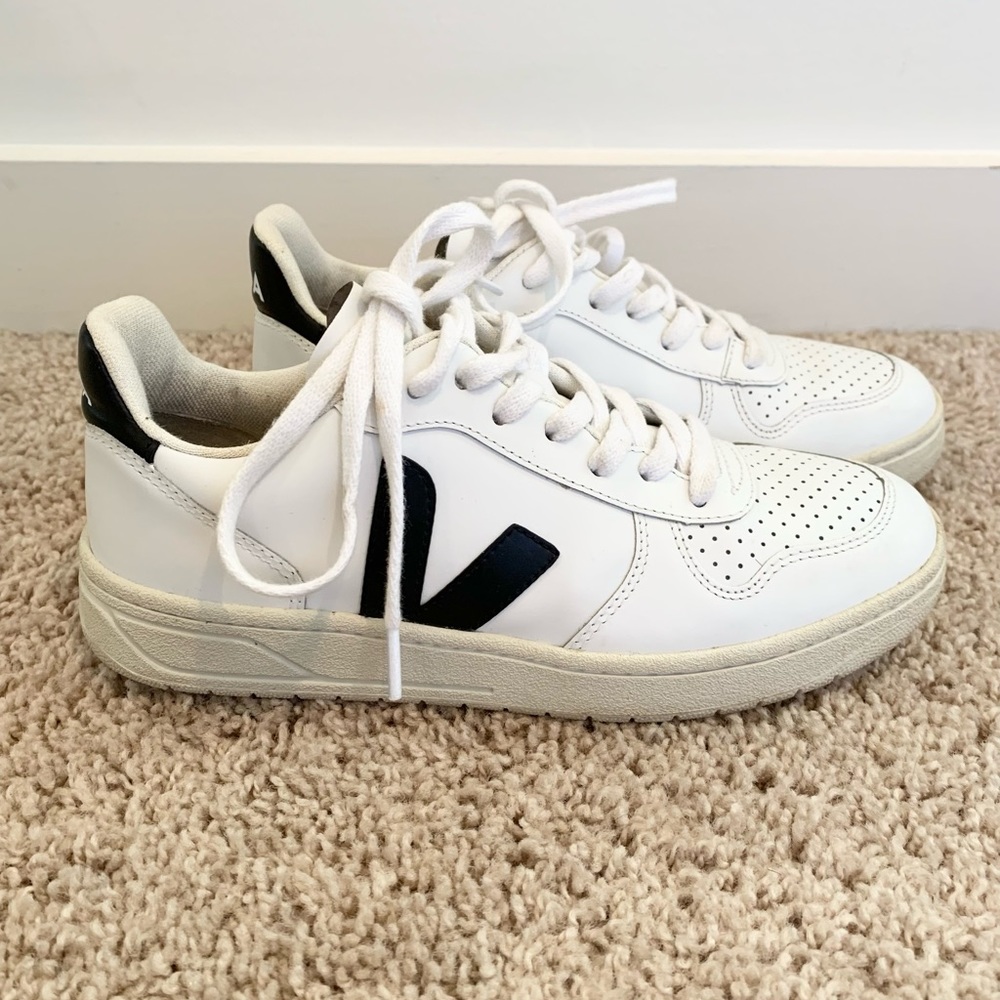 VEJA V-10 Sneakers Womens Size 38
